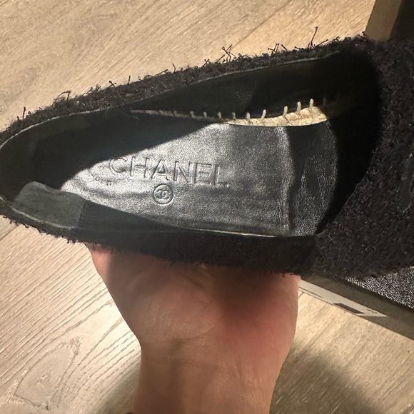 CHANEL Black Espadrilles with CC Logo - Picture 4 of 9